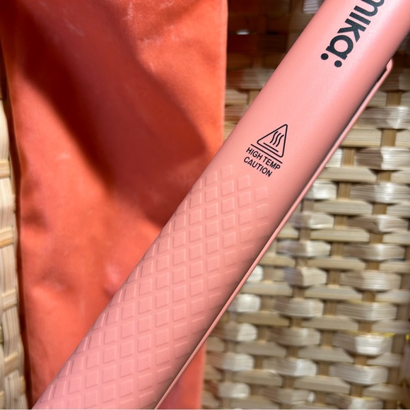 amika Strand Perfect Ceramic Styler - Picture 4 of 4